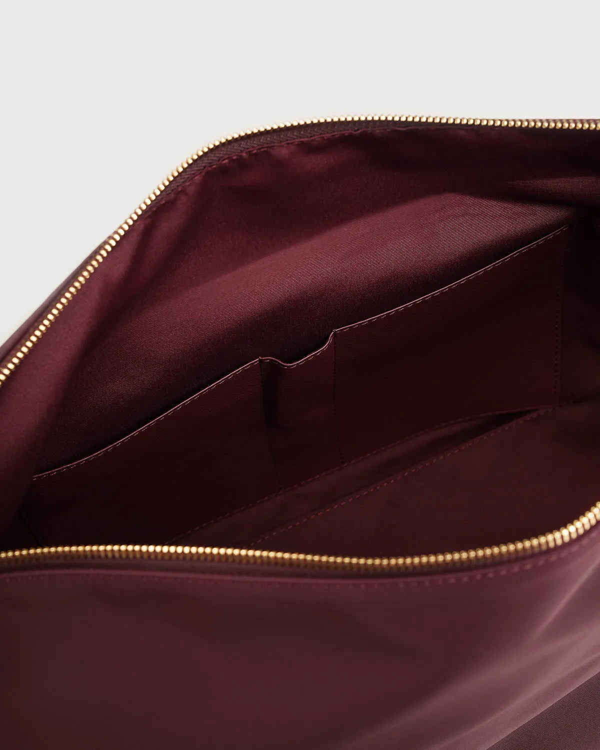 Aimee Travel BiB (Burgundy)