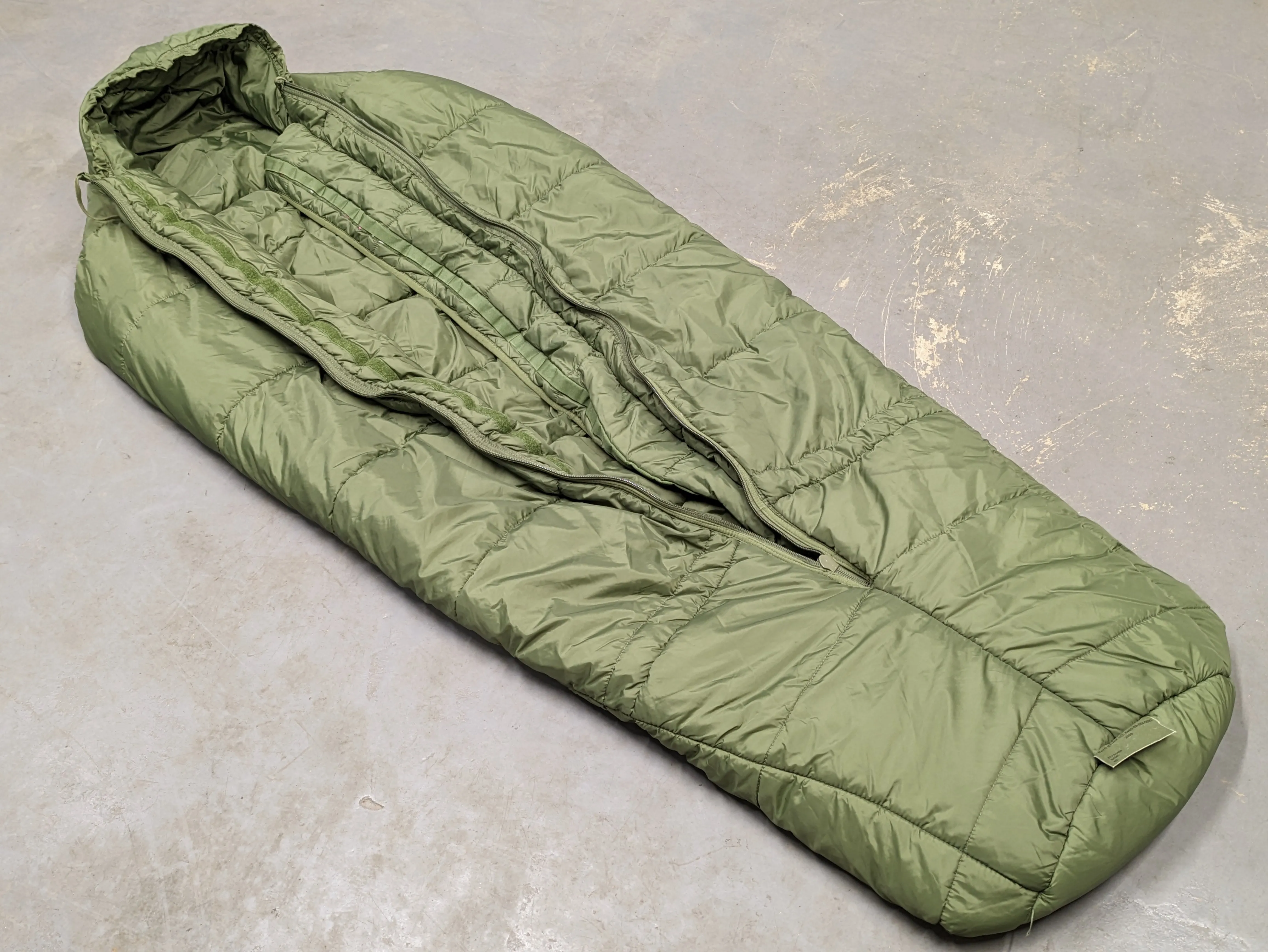 Arctic Extreme Cold Weather Sleeping Bag - Dated 2009