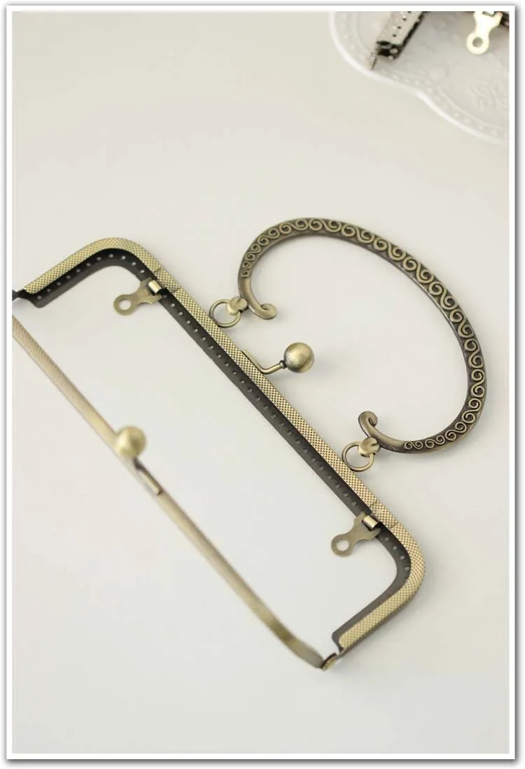 Bronze Black Gold Silver Purse Frame Metal Vintage Snap Clasp For Bag Sewing Clutch Handbag Making Findings Hardware Supply Accessories 20cm