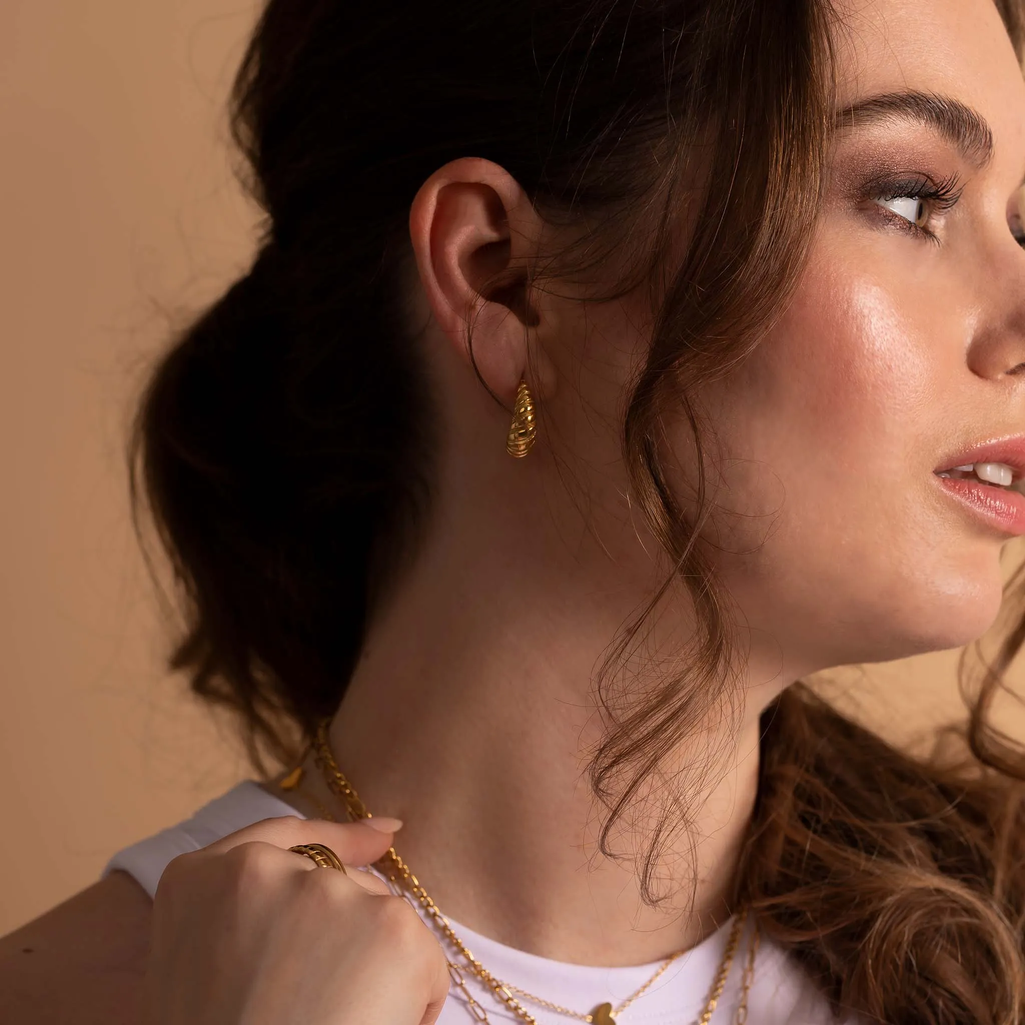 Croissant earring gold