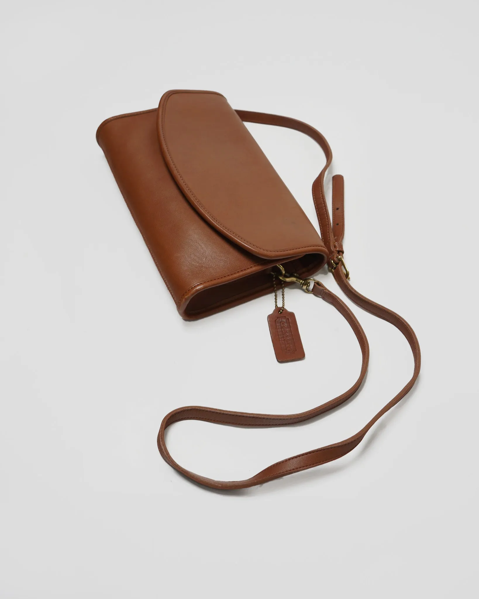 Leather Shoulder Bag / Tan