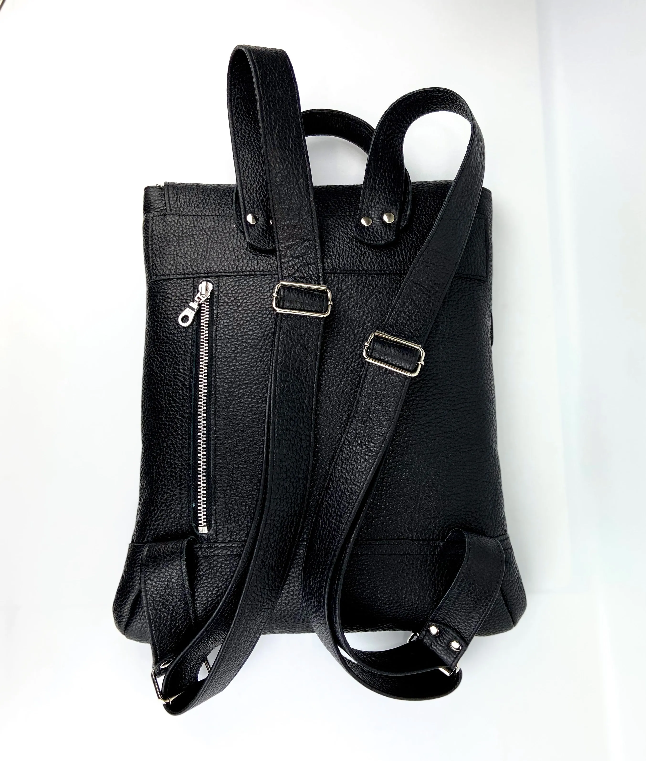 Leslie Dinky Pal rucksack in black pebbled leather