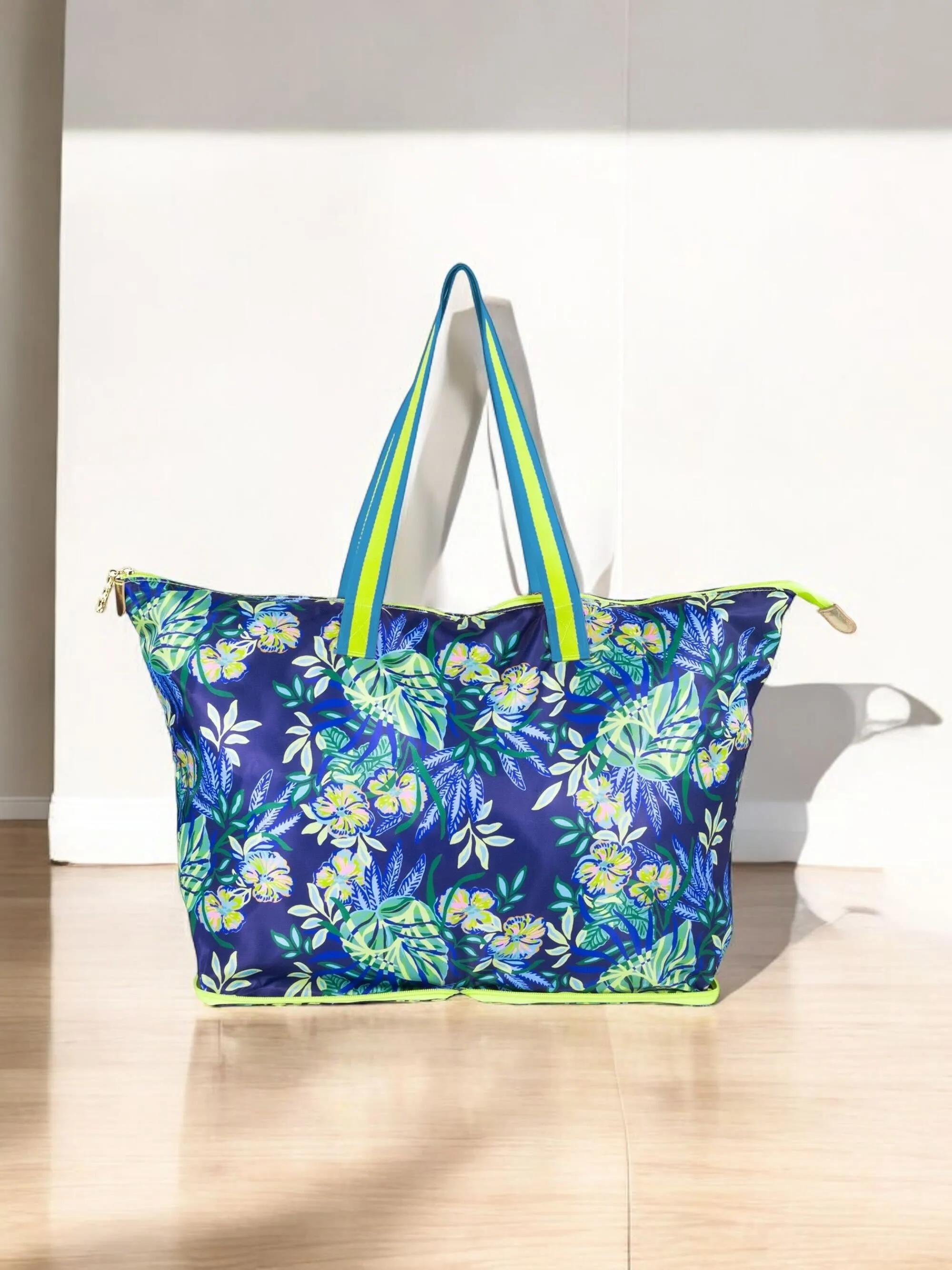 Packable Tote by Lilly Pulitzer - The Hottest Spot Navy