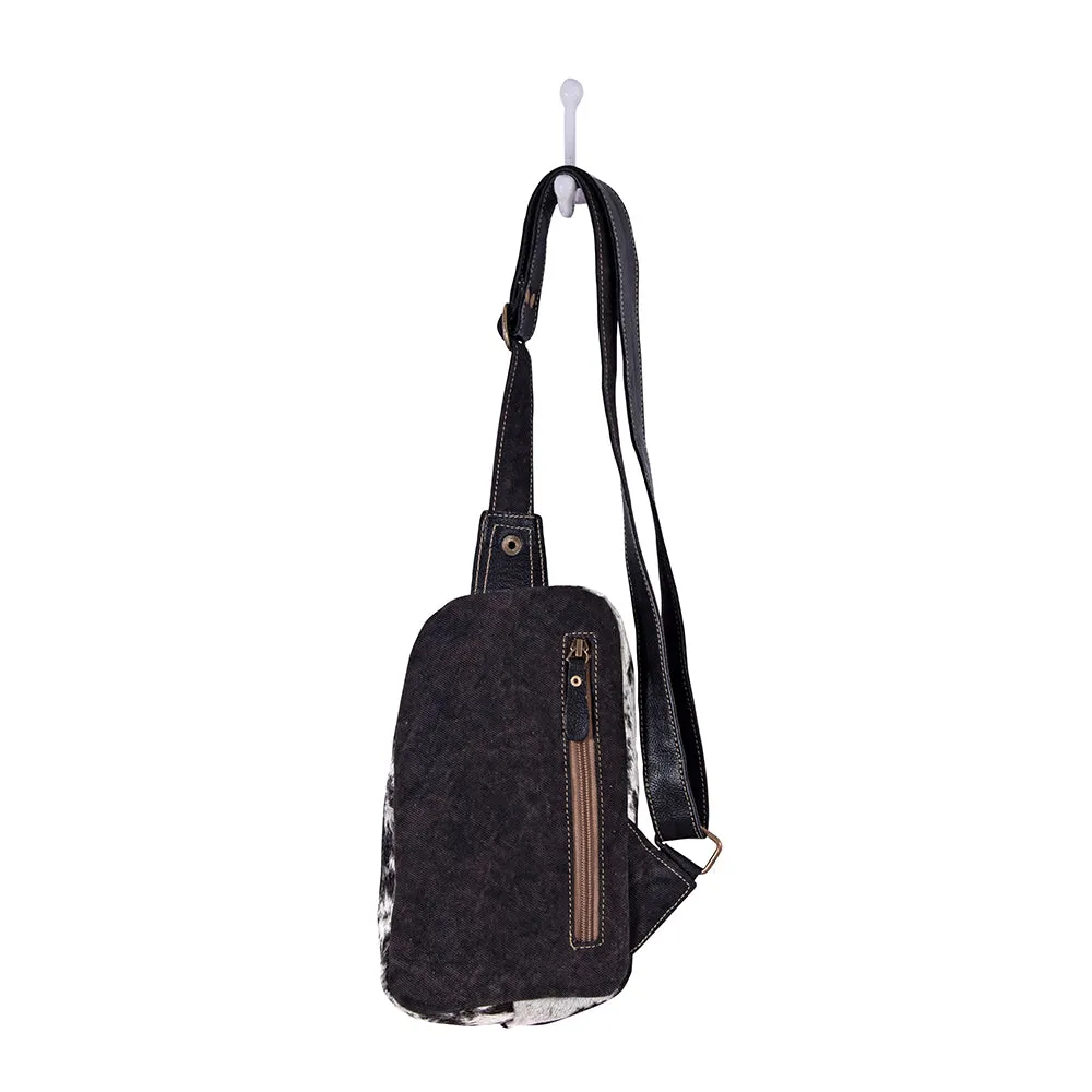 Robnette Ranch Fanny-Pack Bag in Dark & White