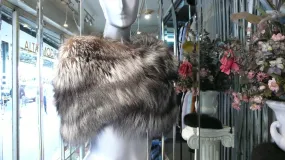 Very Stylish Custom-Made SILVER FOX FUR Shawl Shoulder Wrap Large Wide Made in USA