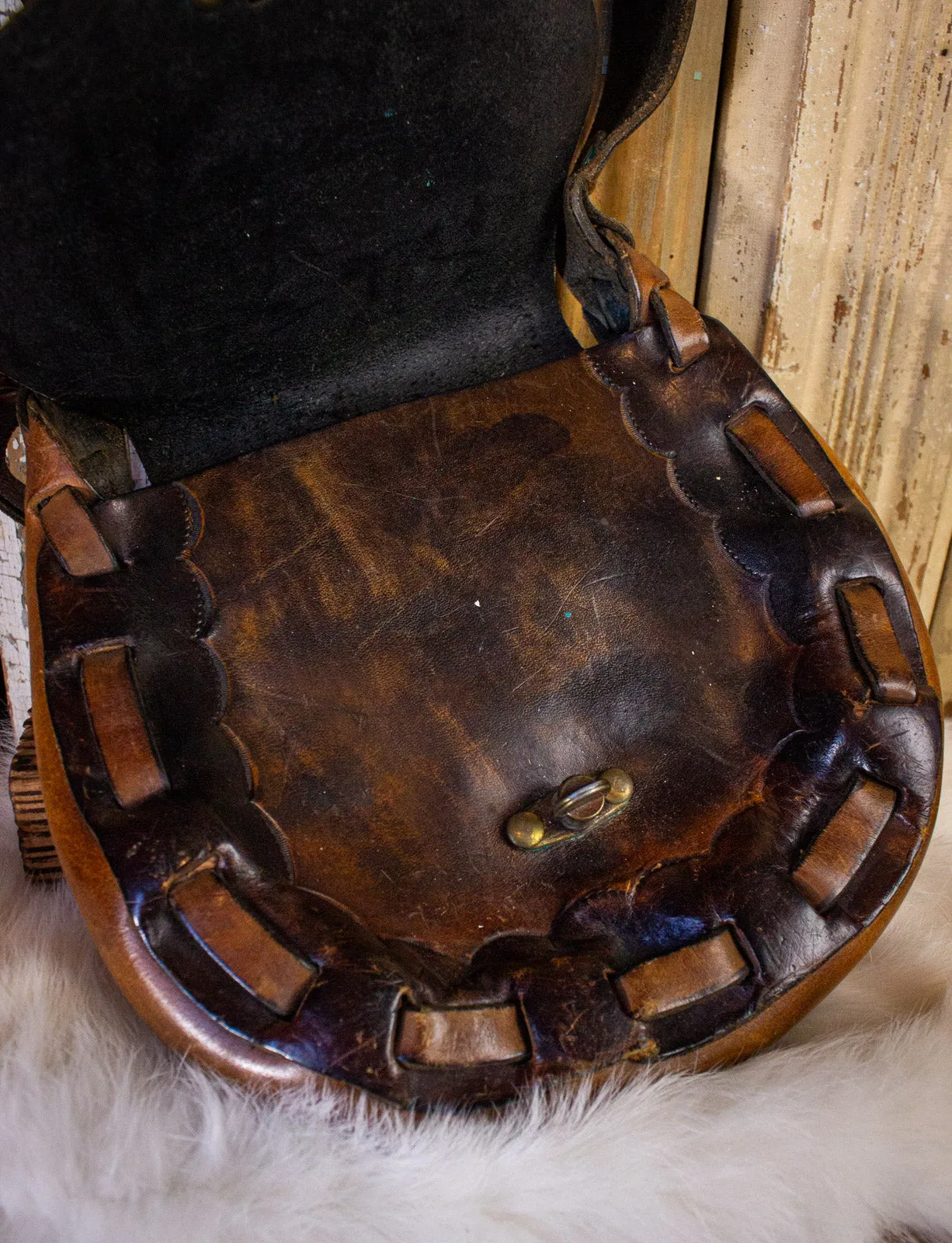 Vintage Seagull Tooled Brown Leather Purse 70s